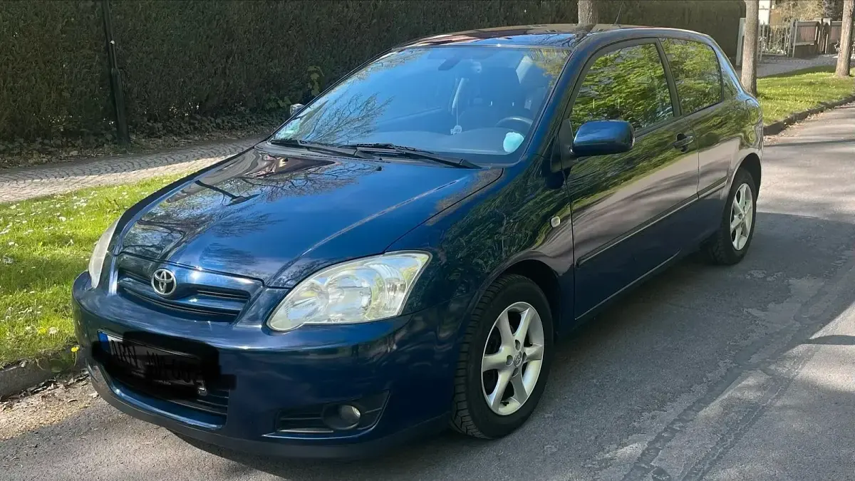 Używany Toyota Corolla 97 KM (71 kW) 2005 Niebieski Hatchback