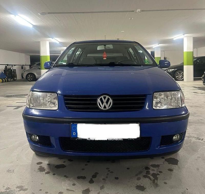 Blau Gebraucht 2000 VW Polo Limousine | 2.500 € (Etwas zu teuer) - Bild 1/4