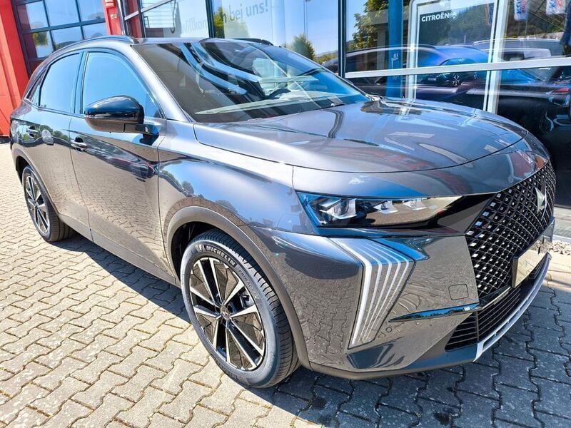Grau Neu 2025 DS Automobiles DS7 Crossback SUV | 62.876 € - Bild 1/4