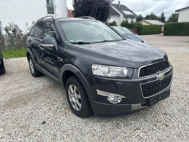 Grau Gebraucht 2013 Chevrolet Captiva LTZ SUV | 2.900 € - Bild 1/4