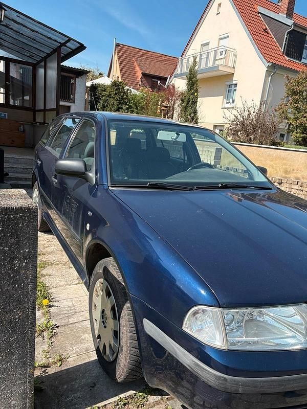 Second-hand Skoda Octavia 90 CP (66 kW) 2001 Albastru Break