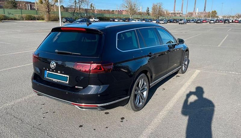 Gebraucht VW Passat Elegance 190 PS (139 kW) 2019 Schwarz Kombi