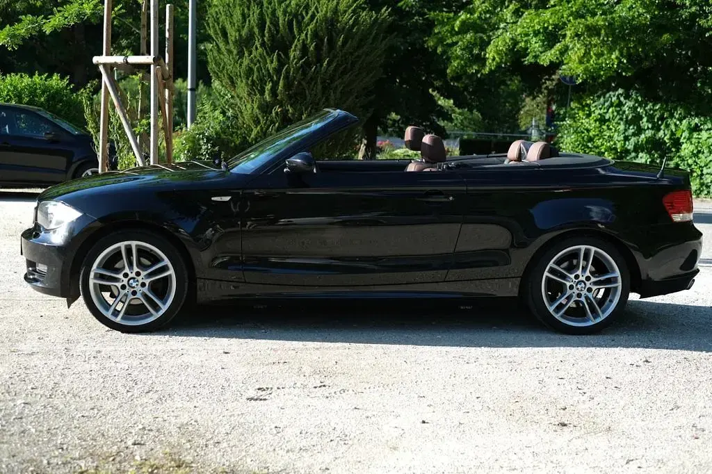 Gebraucht BMW 120 Cabriolet 170 PS (125 kW) 2009 Schwarz Cabrio