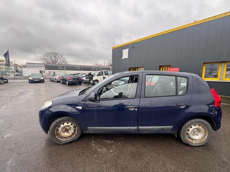 Gebraucht Dacia Sandero 75 PS (55 kW) 2012 Blau Limousine