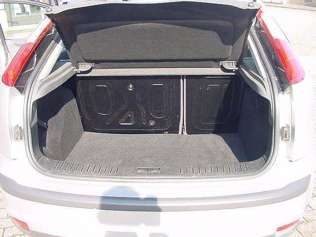 Gebraucht Ford Focus Fun X 109 PS (80 kW) 2007 Silber Limousine