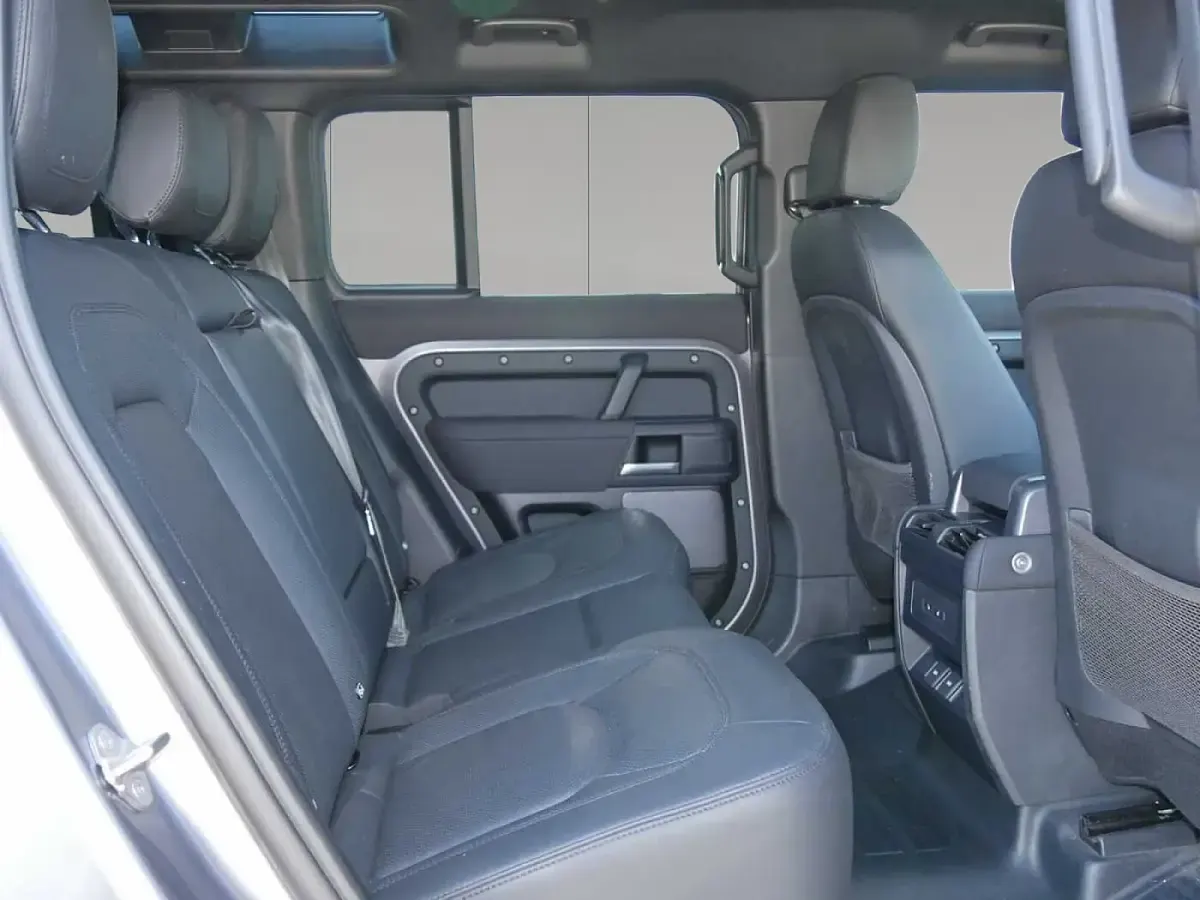 Gebraucht Land Rover Defender S 252 PS (185 kW) 2023 Eiger grey SUV