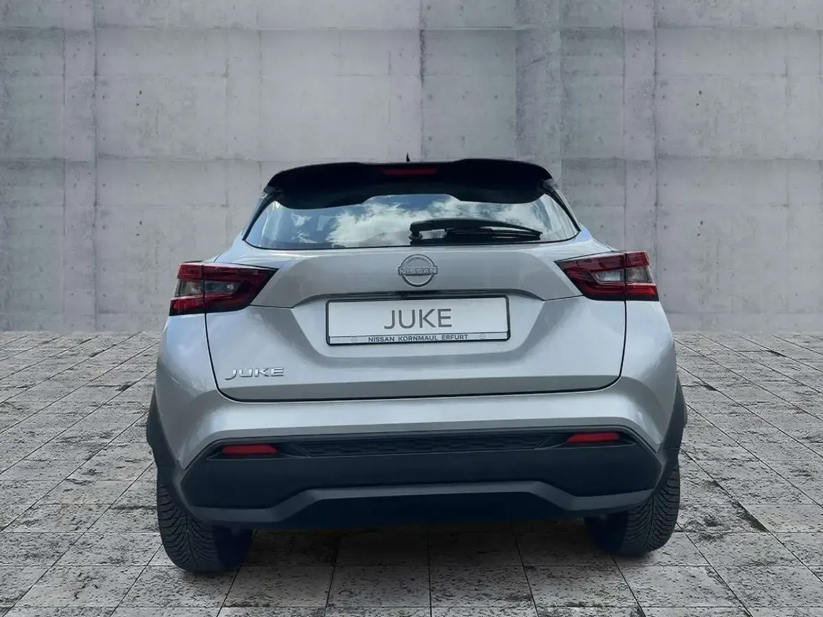 Gebraucht Nissan Juke Acenta 114 PS (83 kW) 2024 Silver (m) SUV