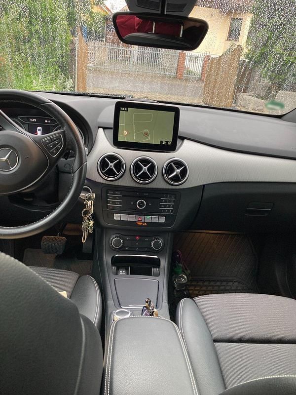 Gebraucht Mercedes B220 Urban 177 PS (130 kW) 2016 Blau Van / Kleinbus