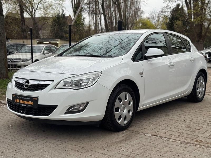 Gebraucht Opel Astra 87 PS (63 kW) 2010 Weiß Limousine
