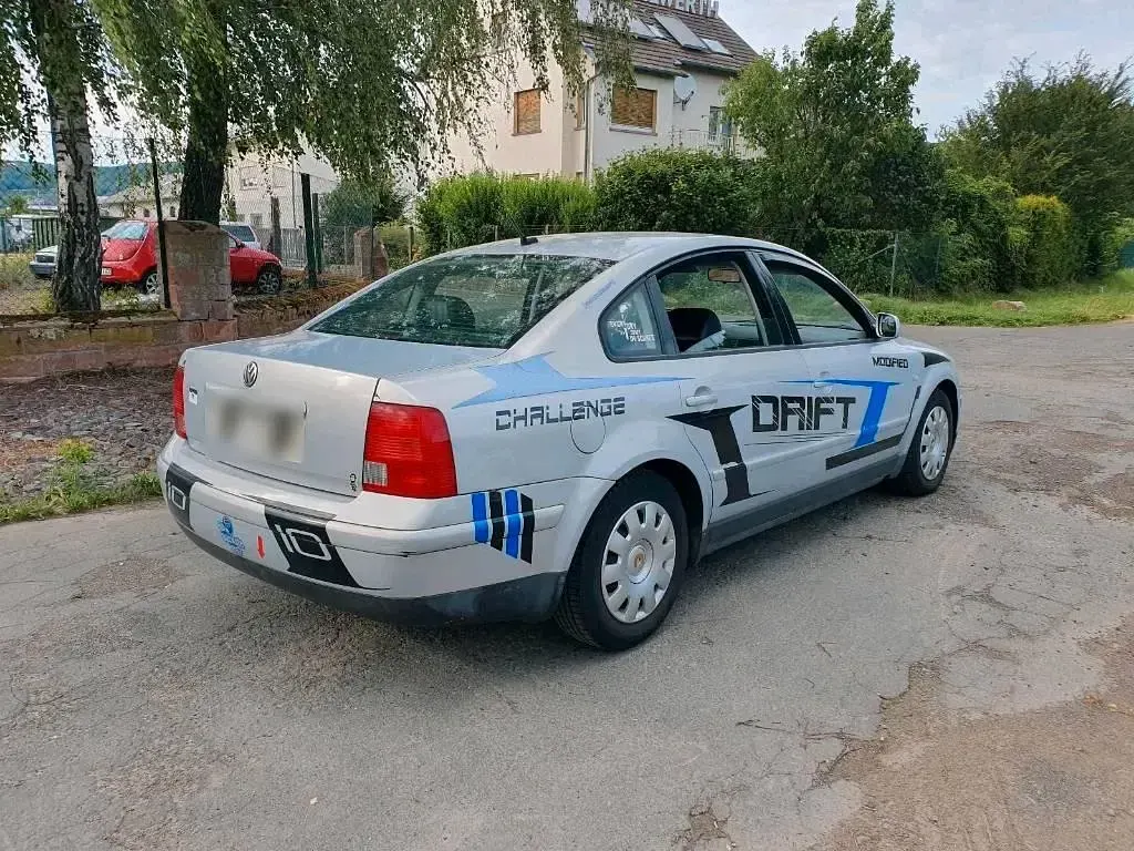 Gebraucht VW Passat 193 PS (141 kW) 1997 Silber Limousine