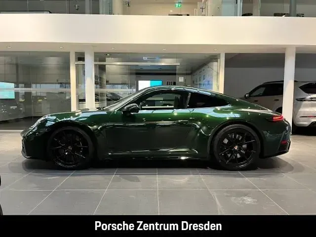 Neu Porsche 911 Carrera 4S Chrono 480 PS (353 kW) 2026 Grün Coupé