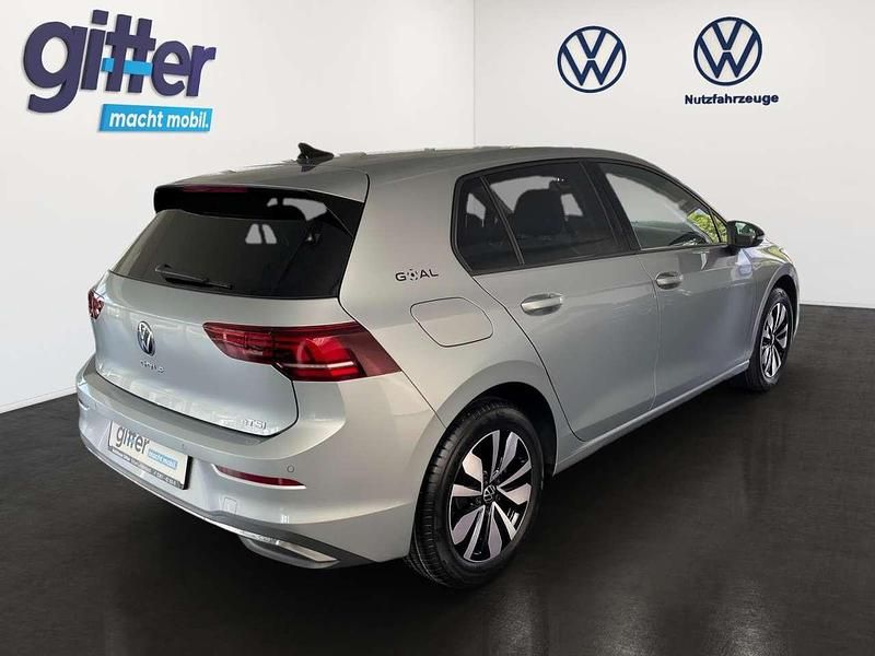 Neu VW Golf VIII Comfortline 150 PS (110 kW) 2025 Silber (oyster silver metallic) Limousine