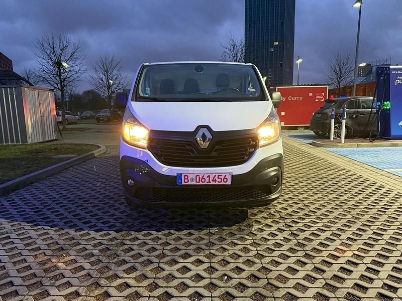 Gebraucht Renault Trafic 120 PS (88 kW) 2019 Weiß Van / Kleinbus