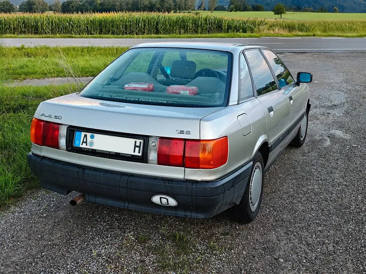 Gebraucht Audi 80 90 PS (66 kW) 1989 Silber Limousine