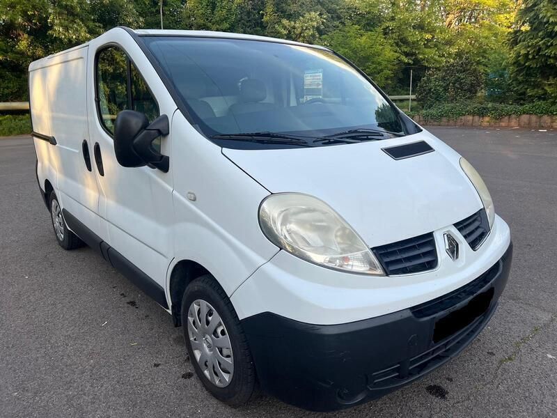 Weiß Gebraucht 2008 Renault Trafic Van | 3.500 € (Guter Preis) - Bild 1/4