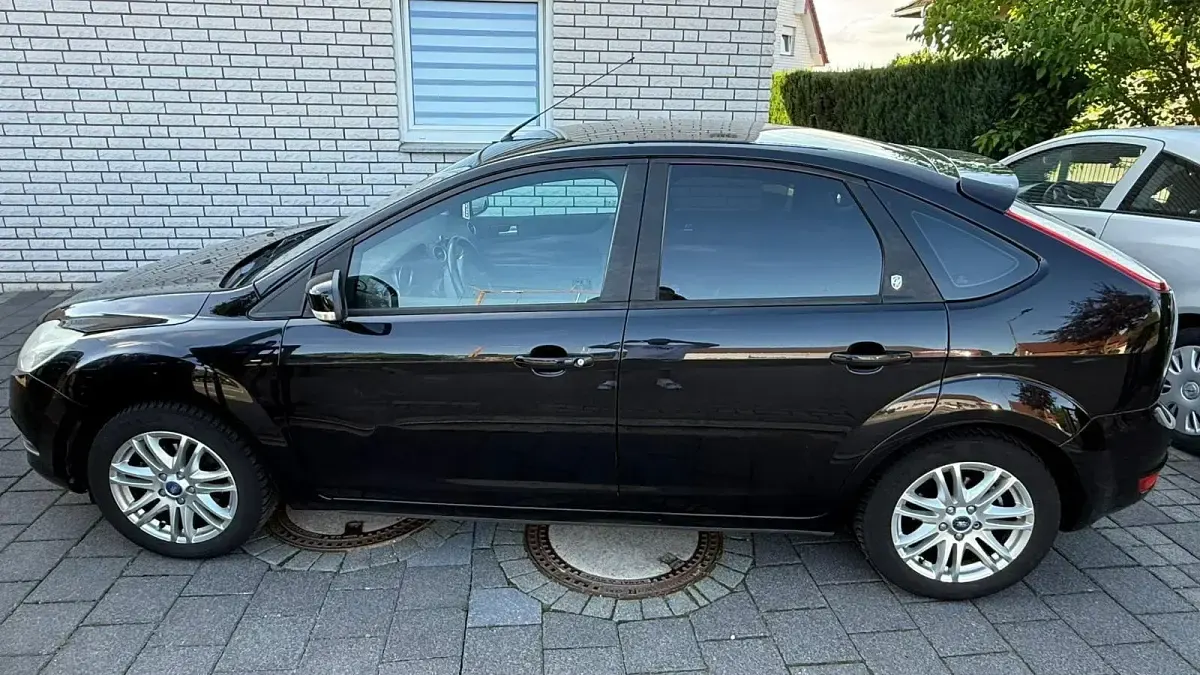 Gebraucht Ford Focus 101 PS (74 kW) 2008 Schwarz Kleinwagen