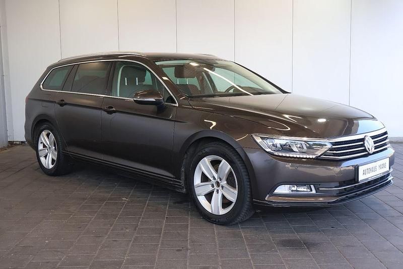 Second-hand VW Passat Comfortline 120 CP (88 kW) 2015 Negru Berlinǎ