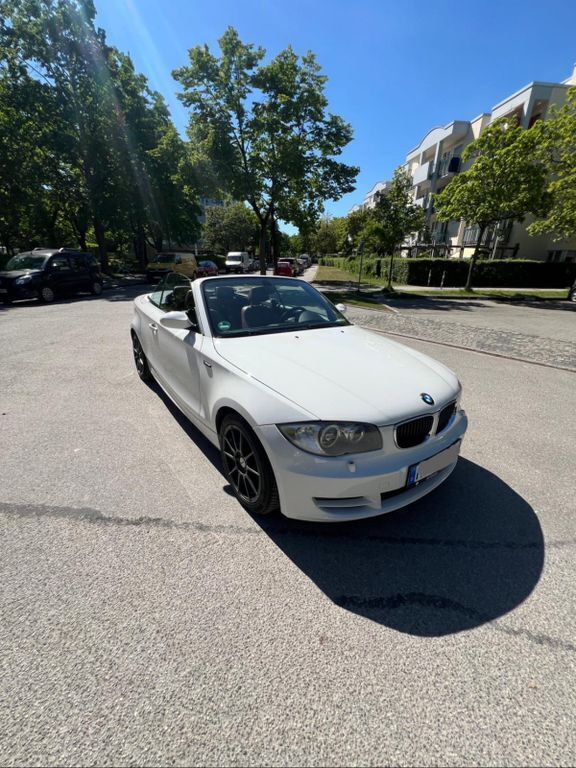 Weiß Gebraucht 2008 BMW 125 Cabriolet Sport Line Cabrio | 9.700 € (Superpreis) - Bild 1/4