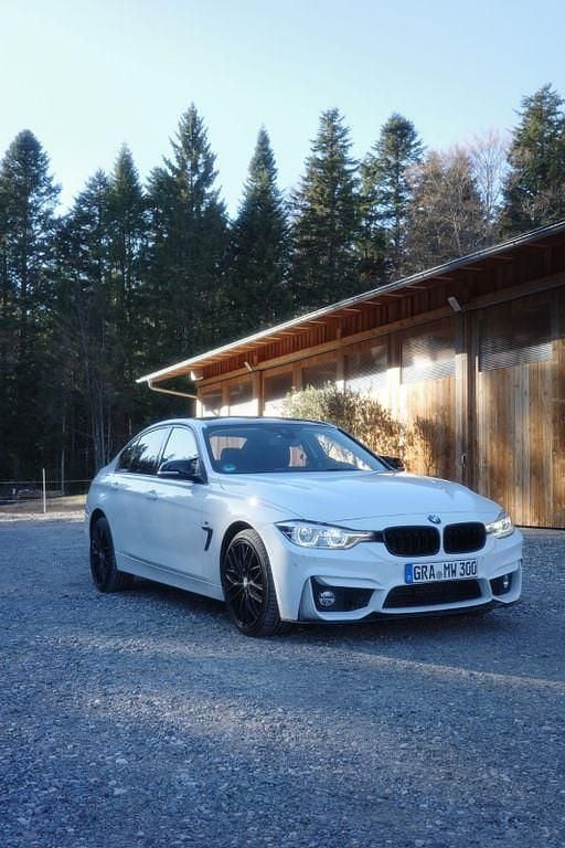 Gebraucht BMW 320 M Performance 190 PS (139 kW) 2017 Weiß Limousine