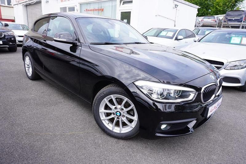 Schwarz Gebraucht 2017 BMW 118 Advantage Kleinwagen | 15.990 € (Fairer Preis) - Bild 1/4