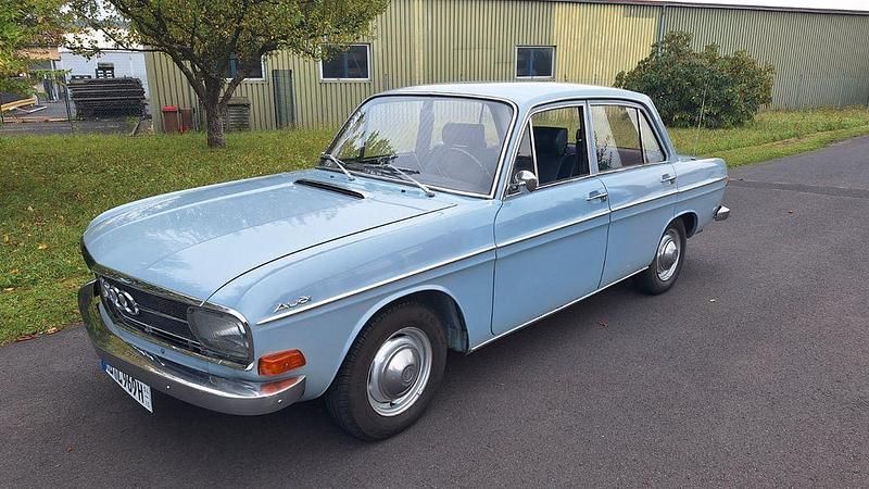 Blau Gebraucht 1969 Audi F103 Limousine | 8.900 € - Bild 1/4