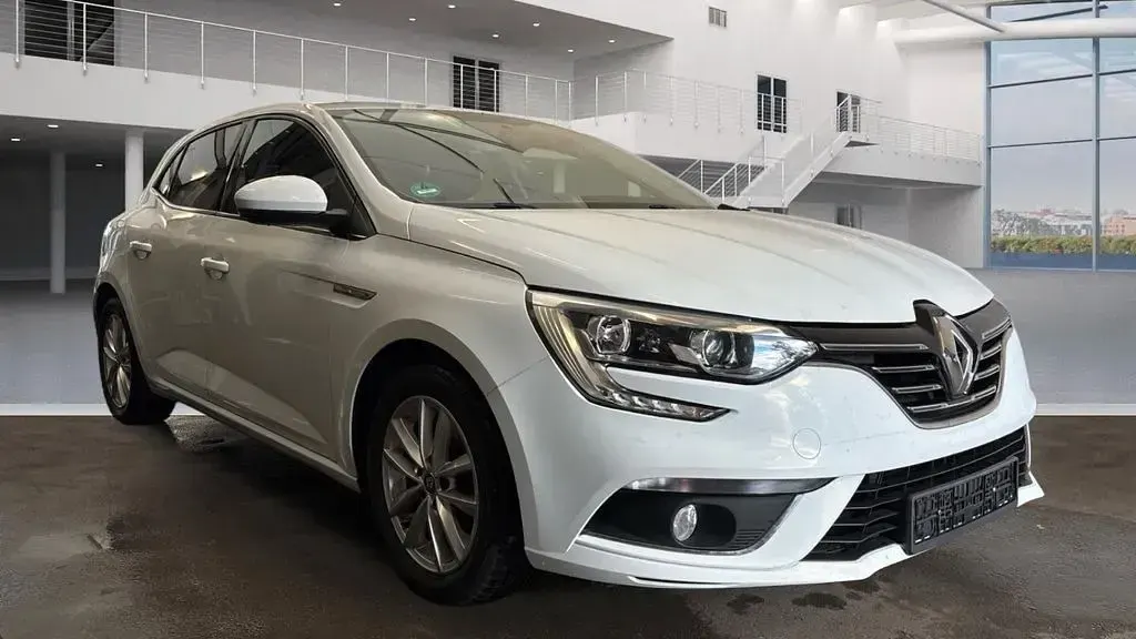 Gebraucht Renault Mégane III Experience 101 PS (74 kW) 2016 Weiß Limousine
