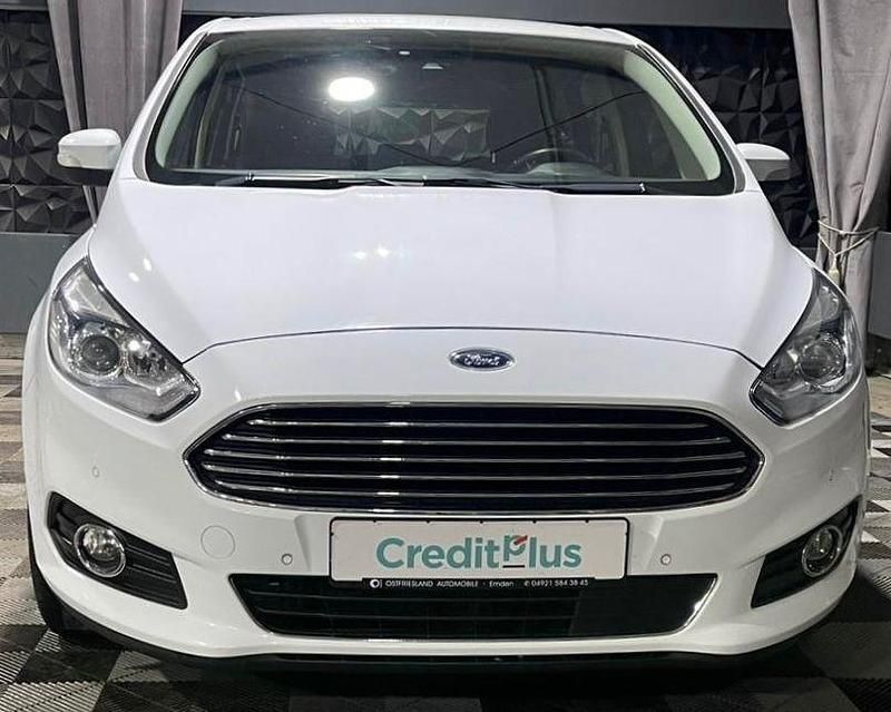 Gebraucht Ford S-MAX Titanium 150 PS (110 kW) 2018 Weiß Van / Kleinbus