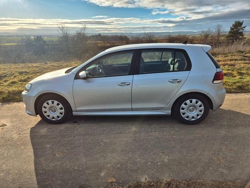Grau Gebraucht 2012 VW Golf Limousine | 4.700 € (Fairer Preis) - Bild 1/4