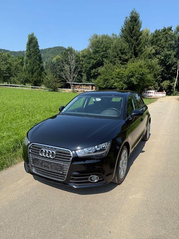 Schwarz Gebraucht 2014 Audi A1 Sportback Sport Kleinwagen | 9.499 € (Fairer Preis) - Bild 1/4
