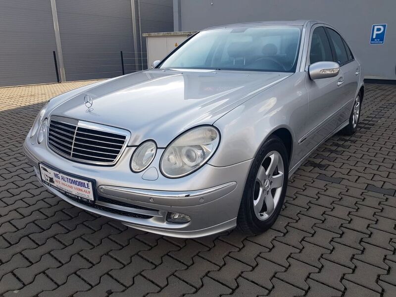 Silber Gebraucht 2005 Mercedes E200 Limousine | 5.490 € (Guter Preis) - Bild 1/4