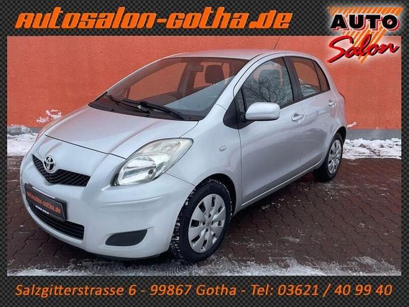 Gebraucht Toyota Yaris Sol 101 PS (74 kW) 2009 Silber Kleinwagen