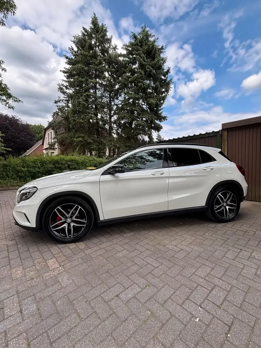 Gebraucht Mercedes GLA200 156 PS (114 kW) 2014 Weiß SUV