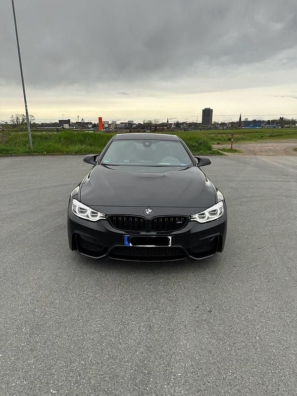 Schwarz Gebraucht 2014 BMW M4 M Performance Coupé | 47.999 € (Teuer) - Bild 1/4