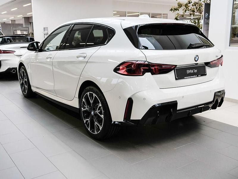 Neu BMW 116 M Sport 122 PS (89 kW) 2025 Alpinweiß uni Kleinwagen