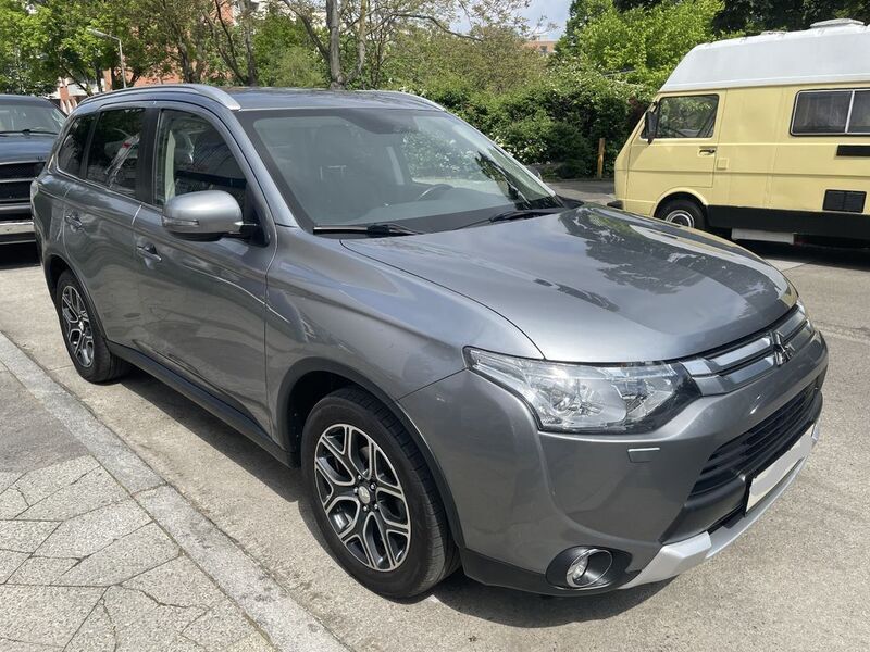 Grau Gebraucht 2014 Mitsubishi Outlander SUV | 14.900 € (Etwas zu teuer) - Bild 1/4