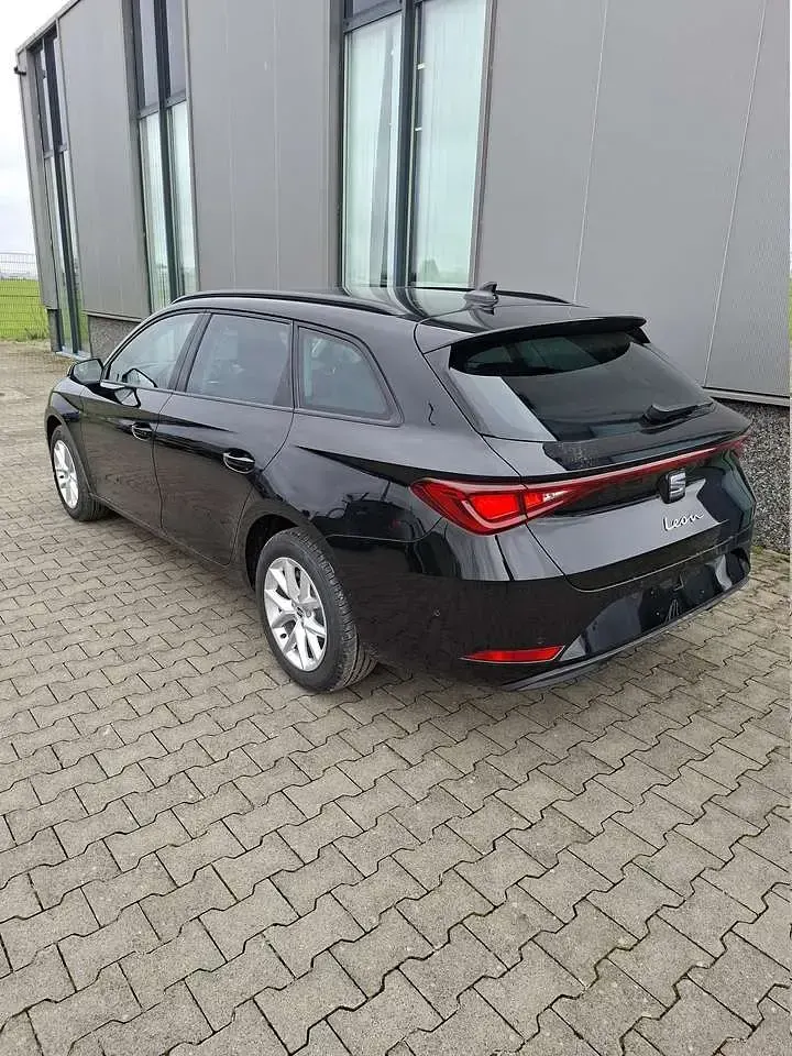 Neu Seat Leon Style 116 PS (85 kW) 2026 Metalliclackierung nachts... Kombi