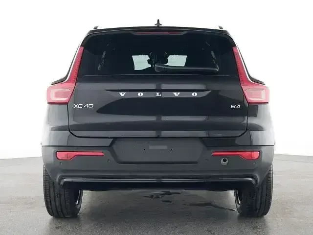 Gebraucht Volvo XC40 Plus 197 PS (144 kW) 2025 Schwarz SUV