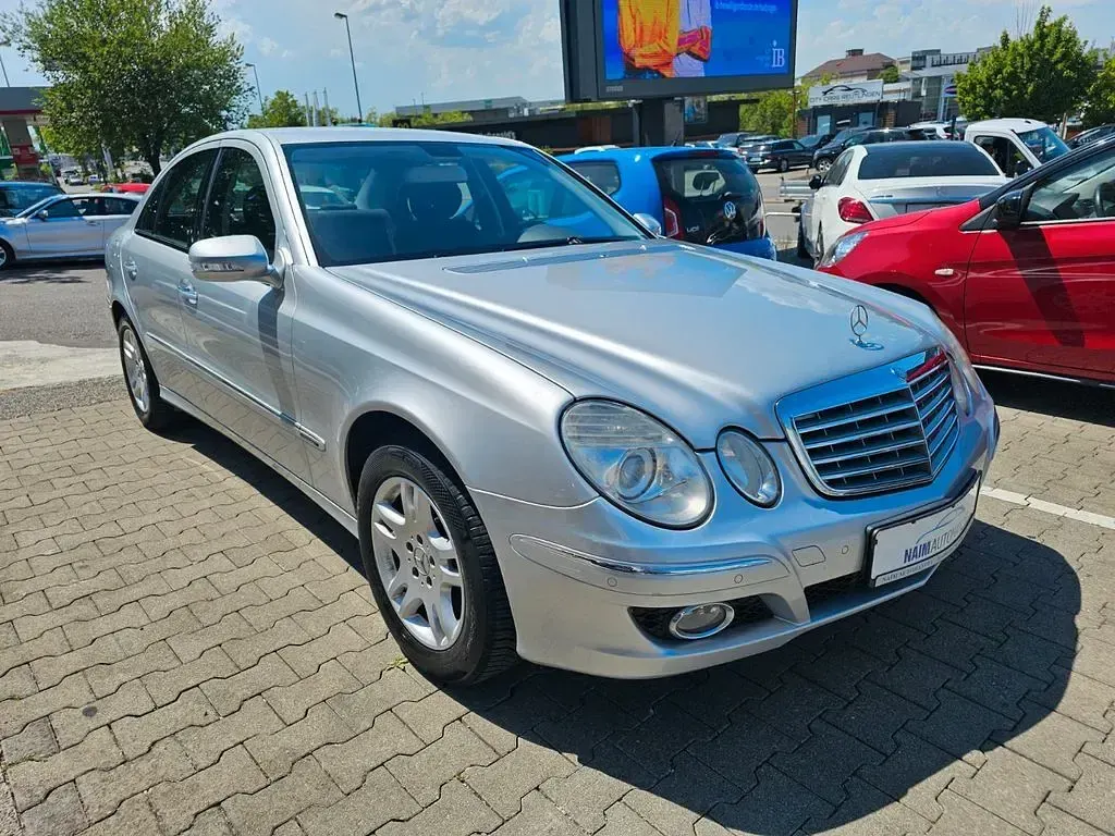 Gebraucht Mercedes E220 170 PS (125 kW) 2007 Silber Limousine