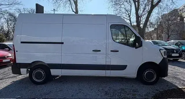 Używany Renault Master Basis 150 KM (110 kW) 2022 Biały Minivan