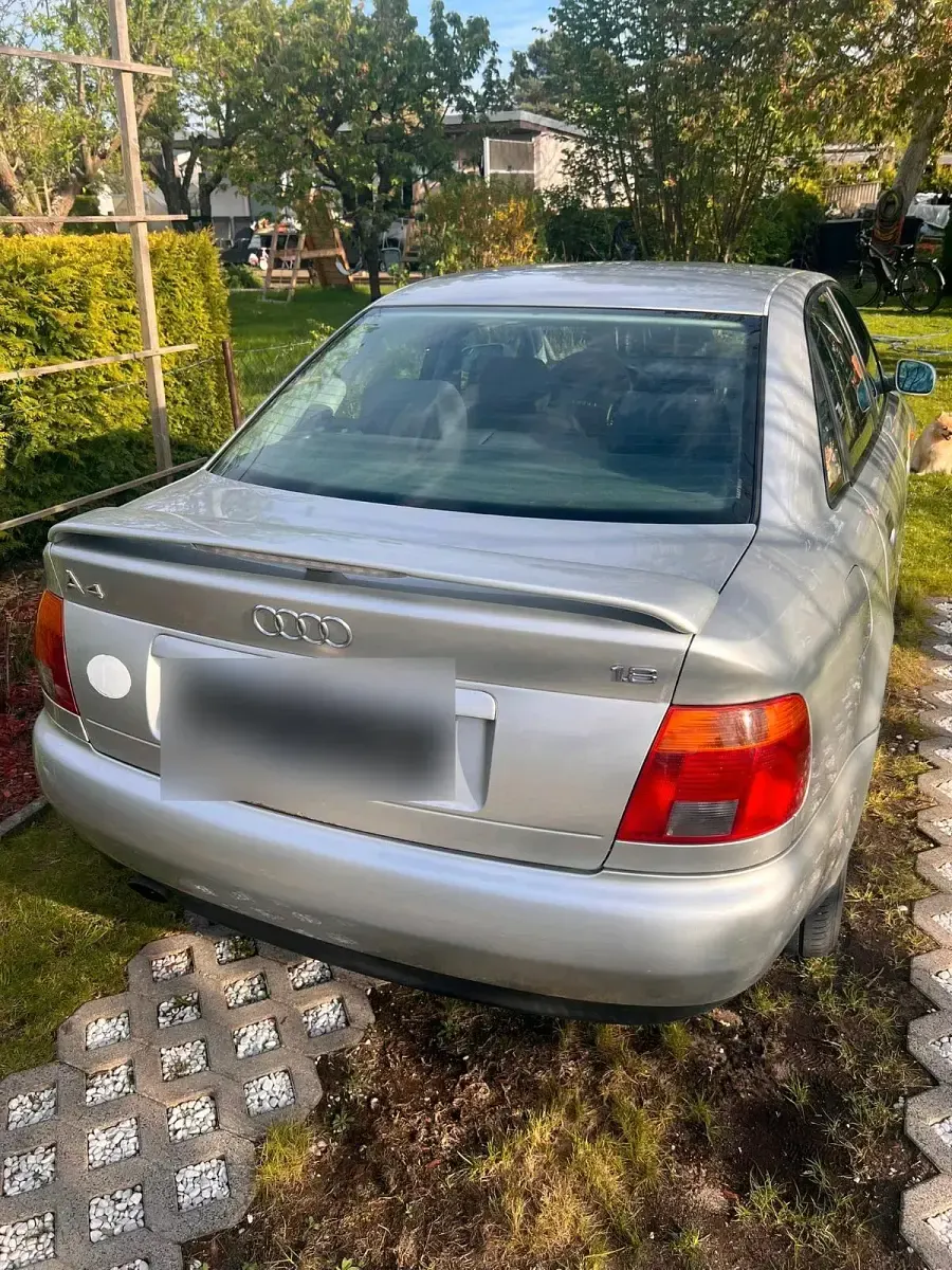 Brugt Audi A4 125 HK (91 kW) 1995 Sølv Sedan