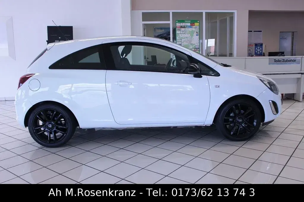Gebraucht Opel Corsa Color Edition 87 PS (63 kW) 2014 Weiß Kleinwagen