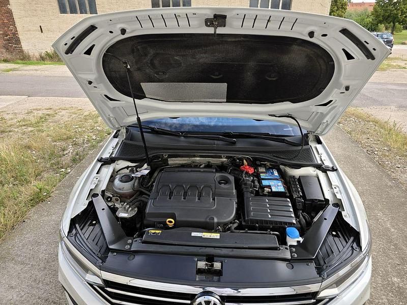 Gebraucht VW Passat Highline 190 PS (139 kW) 2020 Weiß Kombi