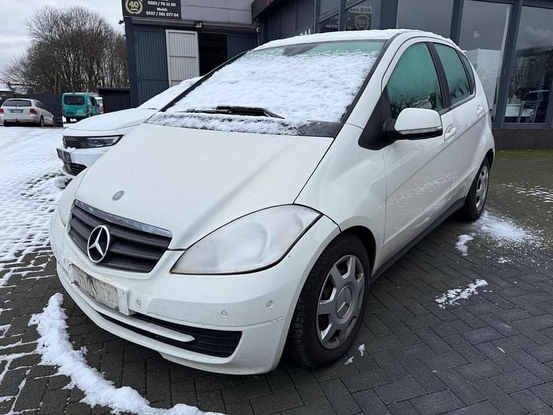 Gebraucht Mercedes A160 82 PS (60 kW) 2010 Calcitweiss  unilack Kleinwagen