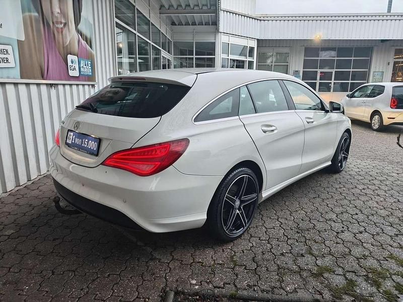 Gebraucht Mercedes CLA200 156 PS (114 kW) 2015 Calcitweiss  unilack Kombi