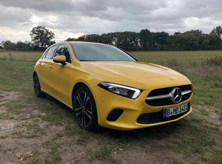 Gelb Gebraucht 2019 Mercedes A180 Progressive Limousine | 17.950 € (Superpreis) - Bild 1/4