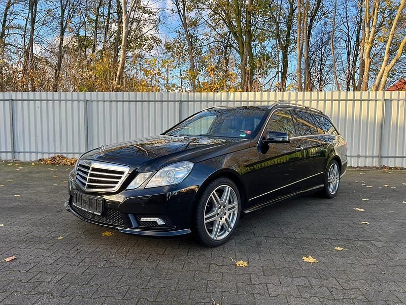 Gebraucht Mercedes E500 398 PS (292 kW) 2012 Schwarz Kombi
