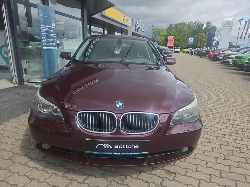 Gebraucht BMW 525 218 PS (160 kW) 2006 Rot Limousine