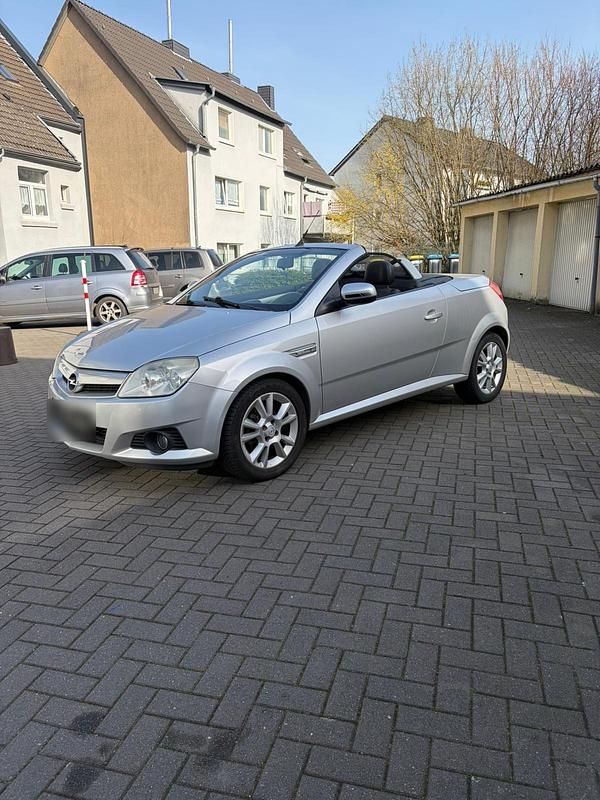 Gebraucht Opel Tigra 90 PS (66 kW) 2006 Silber Cabrio