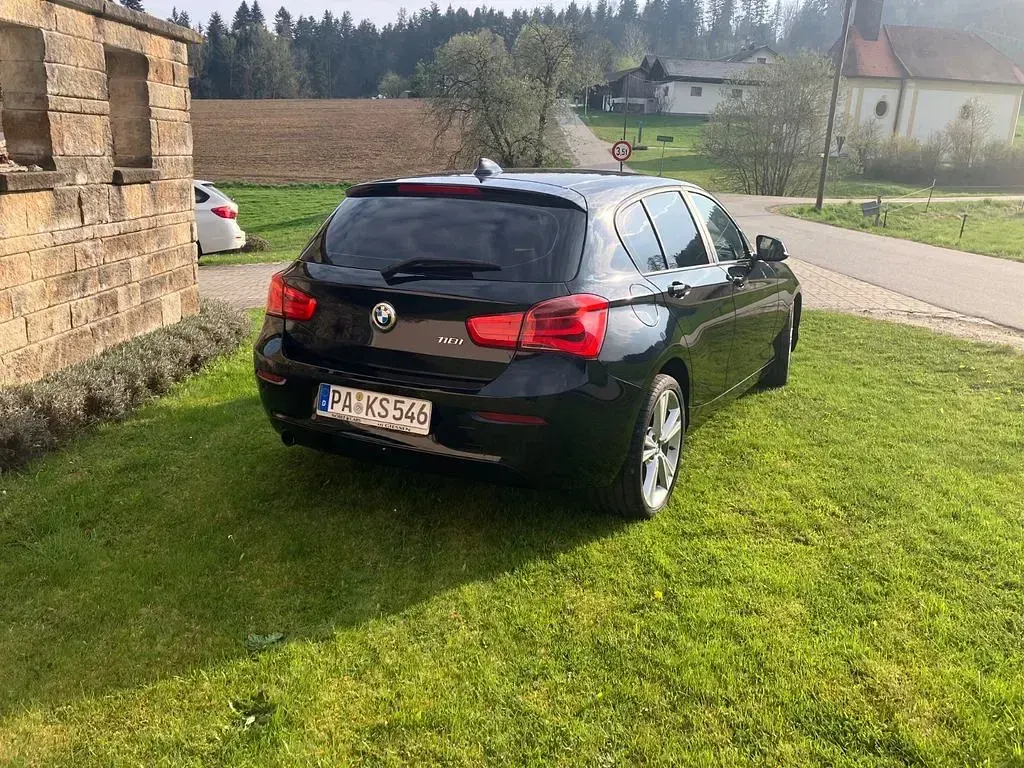 Używany BMW 118 Advantage 136 KM (100 kW) 2017 Czarny Hatchback