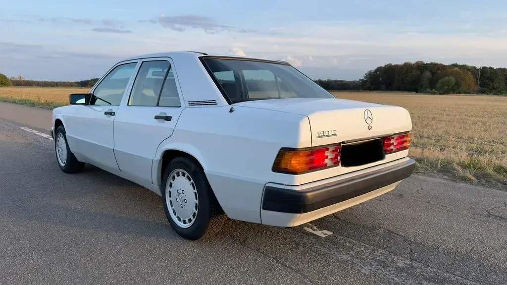 Gebraucht Mercedes 190 122 PS (89 kW) 1989 Weiß Limousine